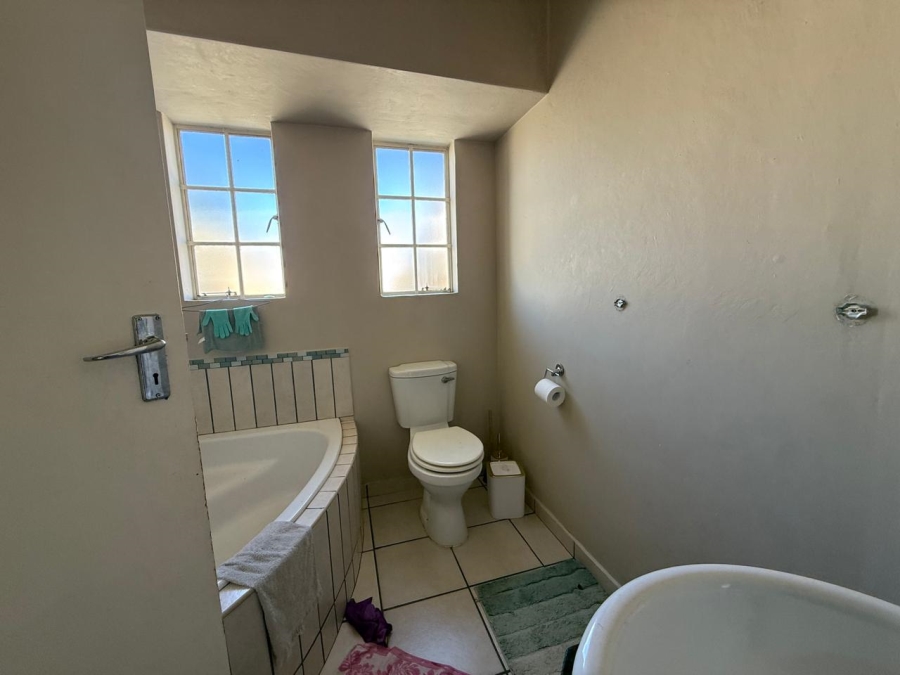 3 Bedroom Property for Sale in Waterval East North West